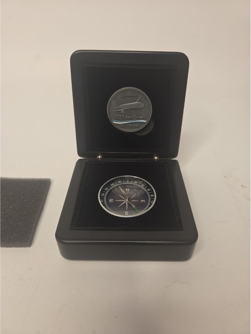 Boeing 787 Dreamliner First Flight Commemorative Coin Compass Medal Case Set